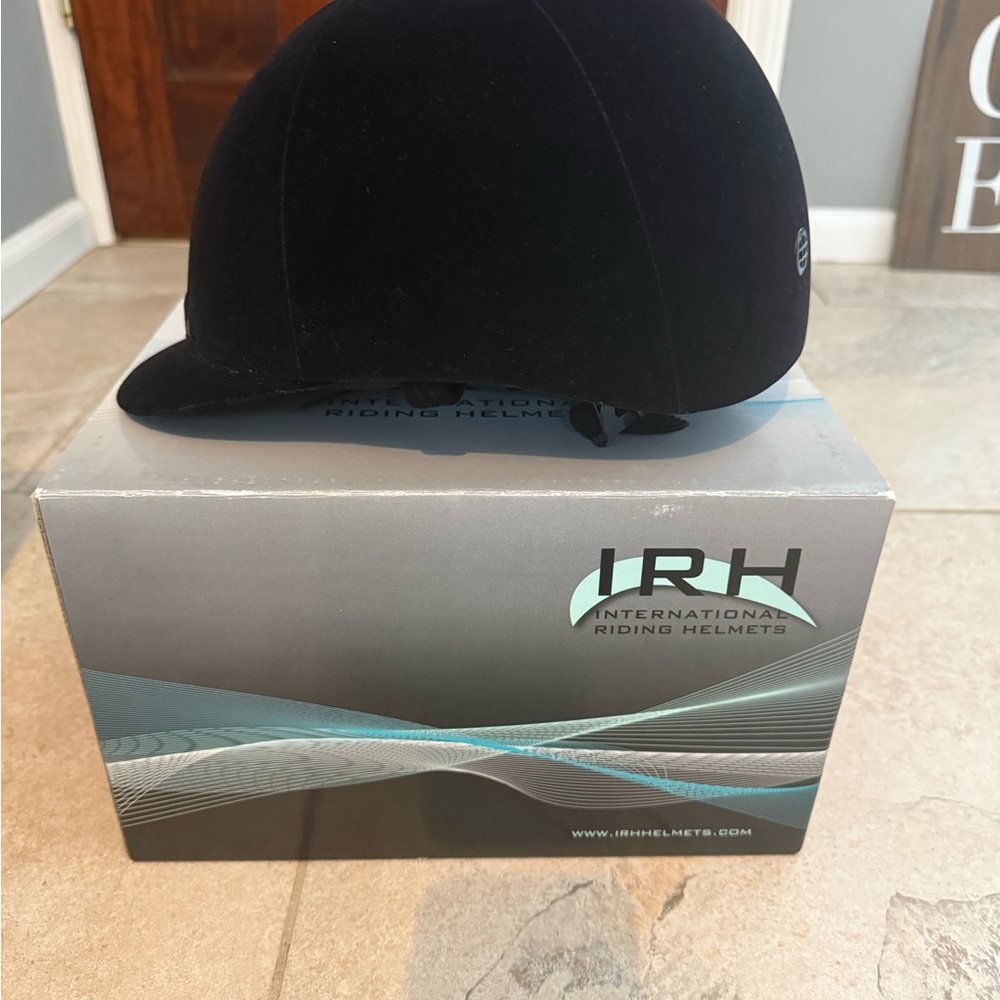 IRH Kid's S Riding-Equestrian Helmet - Picture 3 of 6